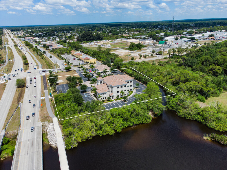 5920 Pan American Blvd, North Port, FL à louer - Photo de l’immeuble – Image 3 sur 37