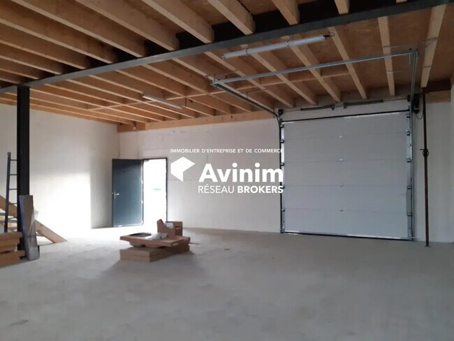 Plus de détails pour Bureau, Local d'activités à louer