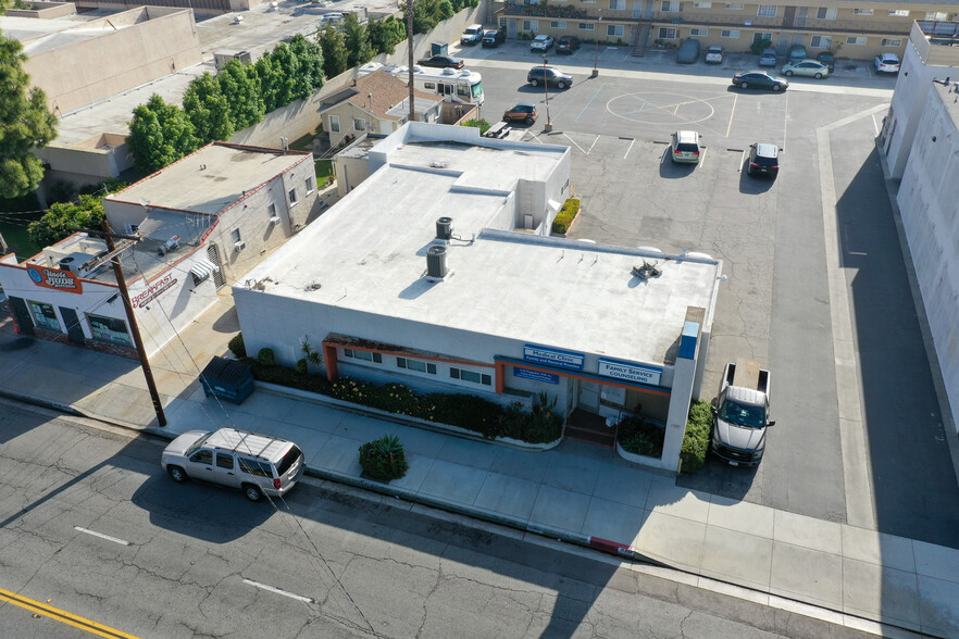 16704 Clark Ave, Bellflower, CA à louer - Photo de l’immeuble – Image 1 sur 4