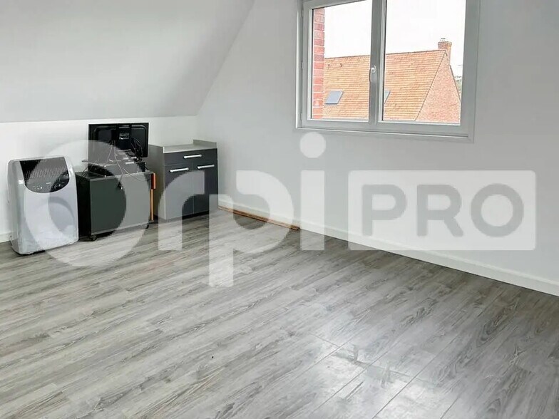 Local d’activités dans Arras à louer - Photo de l’immeuble – Image 2 sur 8