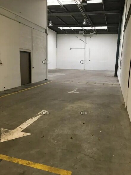 Local d’activités dans Aubervilliers à louer - Photo de l’immeuble – Image 2 sur 6