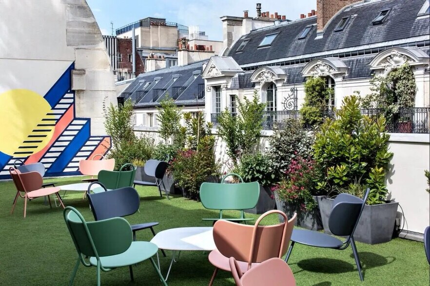 75 Rue D'Amsterdam, Paris à louer - Photo de l’immeuble – Image 3 sur 4