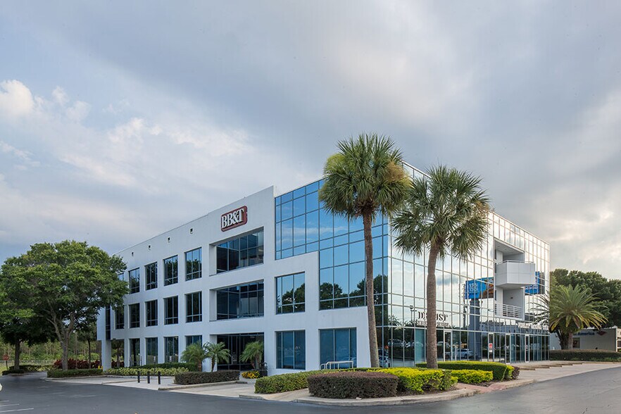 7208 W Sand Lake Rd, Orlando, FL à louer - Photo de l’immeuble – Image 1 sur 5