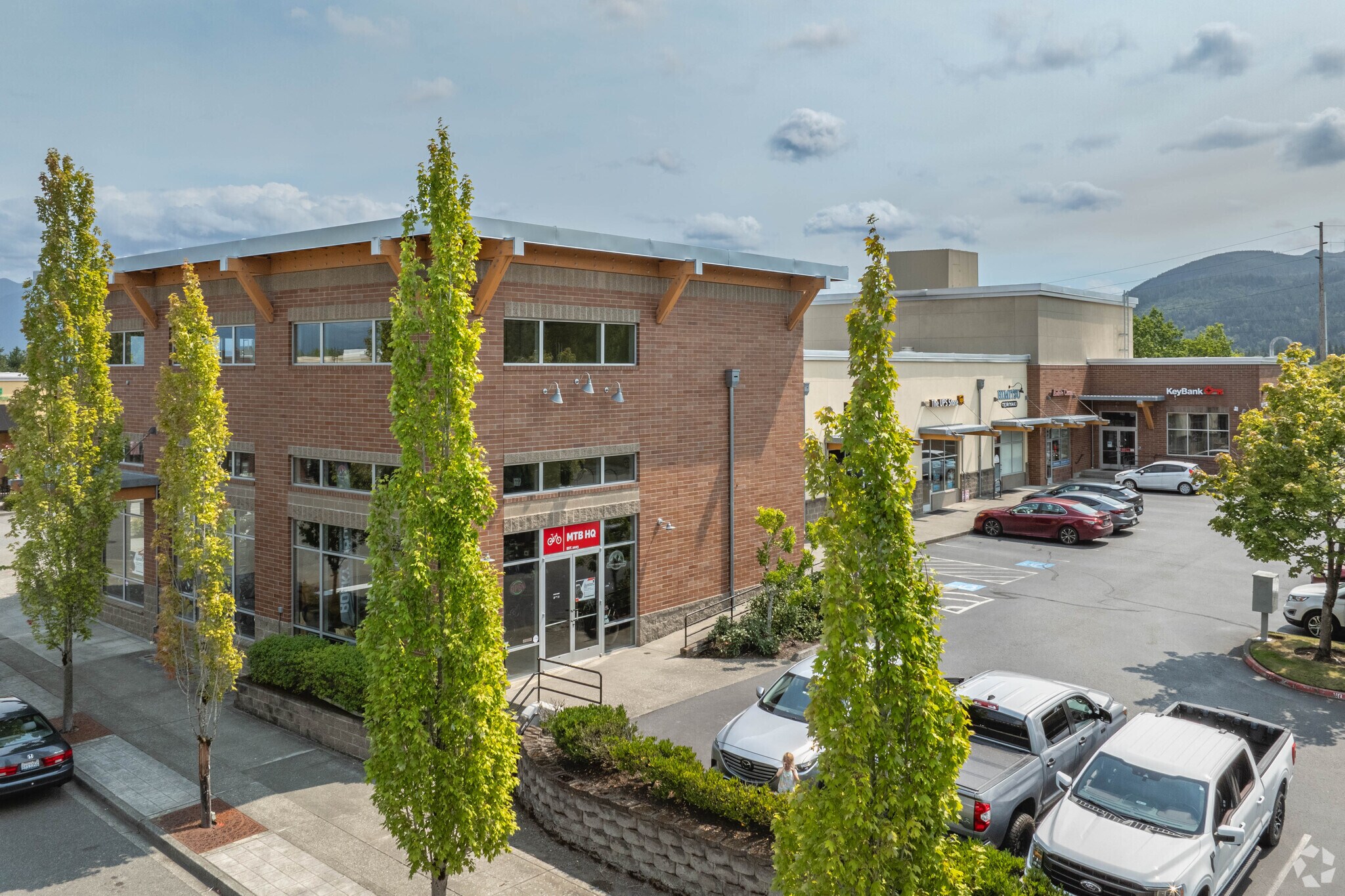 7811-7917 Center Blvd SE, Snoqualmie, WA à louer Photo principale– Image 1 sur 11