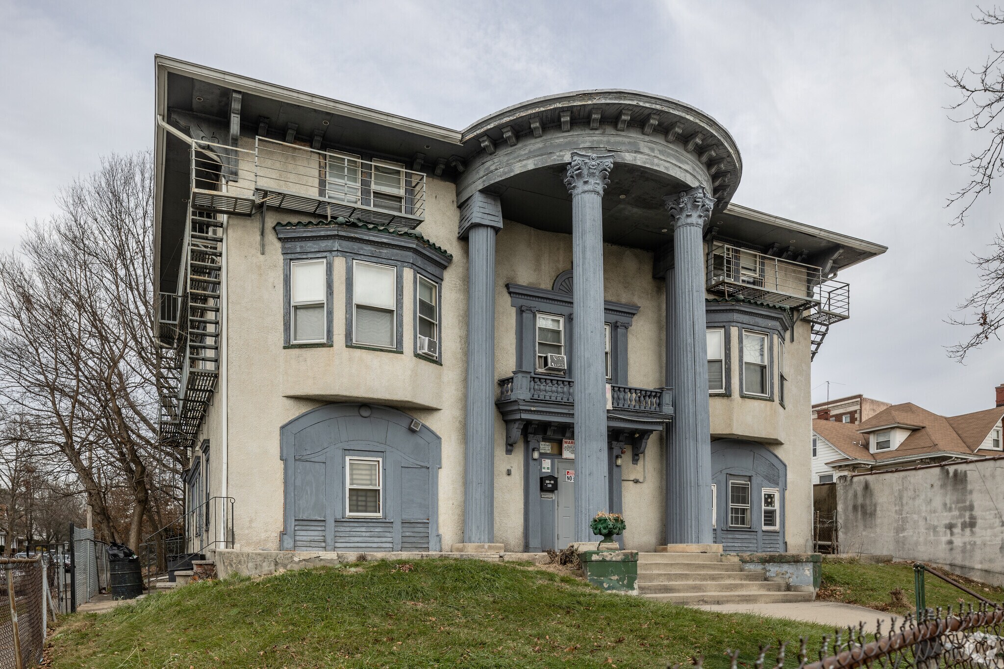 677 Clinton Ave, Newark, NJ à vendre Photo principale– Image 1 sur 6