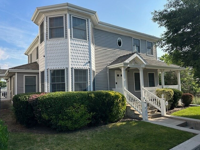 98 Front St, Mineola, NY à louer Photo de l’immeuble– Image 1 sur 10