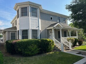98 Front St, Mineola, NY à louer Photo de l’immeuble– Image 1 sur 10