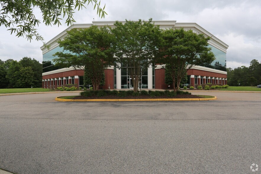 9401 Courthouse Rd, Chesterfield, VA à louer - Photo de l’immeuble – Image 1 sur 18
