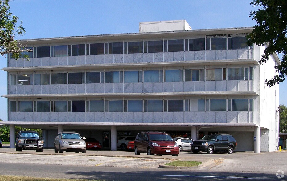 1001 Louisiana Ave, Corpus Christi, TX à louer - Photo de l’immeuble – Image 2 sur 5