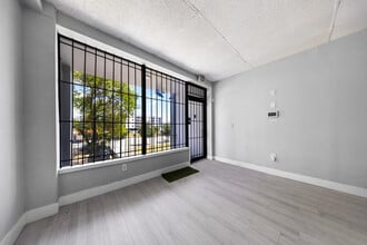 752-776 W Flagler St, Miami, FL à louer Photo de l’immeuble– Image 2 sur 12