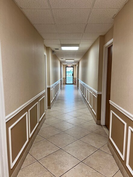860 US Highway 1, North Palm Beach, FL à vendre - Photo de l’immeuble – Image 2 sur 5