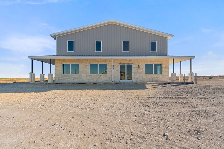 2350 County Road 311, Jarrell, TX à louer - Photo de l’immeuble – Image 2 sur 47