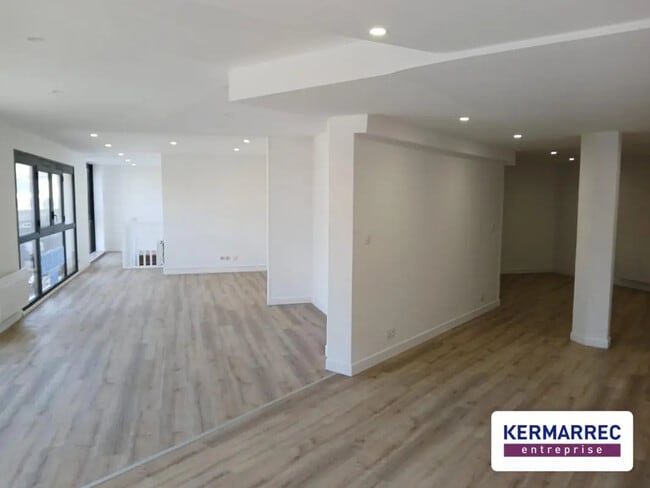 Plus de détails pour Bureau à vendre