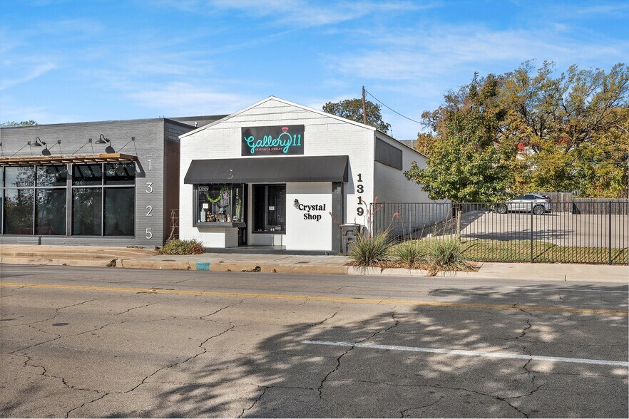 1319 Austin Ave, Waco, TX à louer - Photo de l’immeuble – Image 2 sur 6