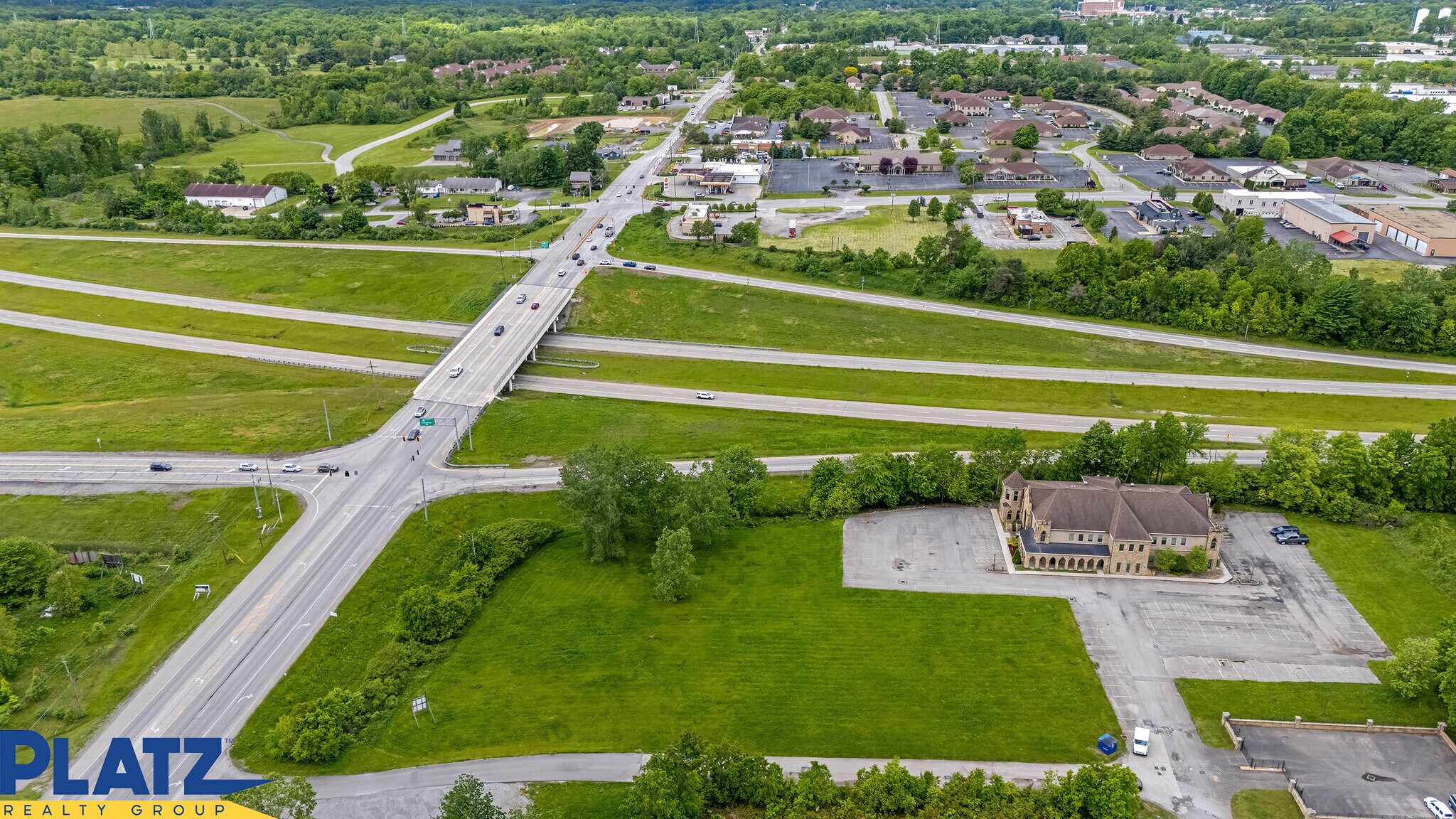 1170 Western Reserve Road, Youngstown, OH à vendre Photo de l’immeuble– Image 1 sur 9