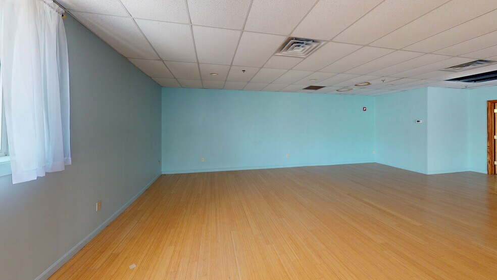 198 Londonderry Tpke, Hooksett, NH à louer - Photo de l’immeuble – Image 3 sur 28