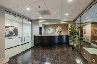 40900 Woodward Ave, Bloomfield Hills, MI à louer Photo intérieure– Image 1 sur 10