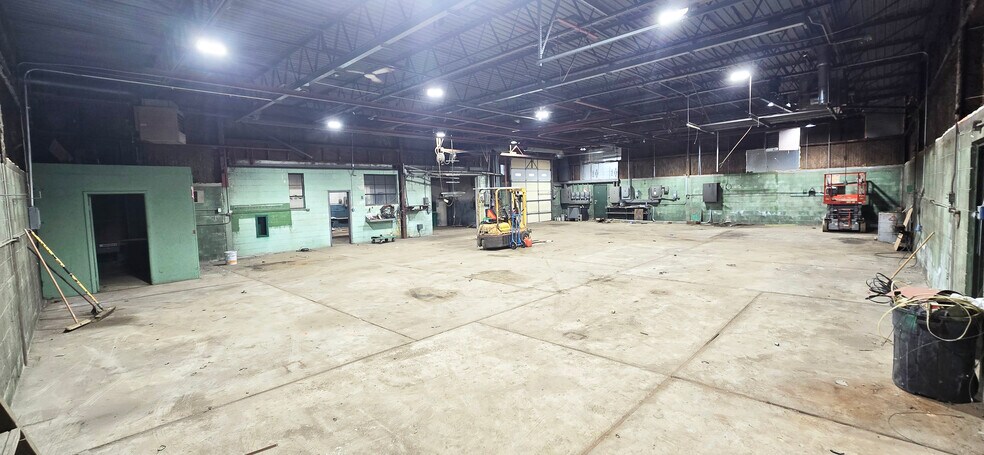 10312 Gratiot Ave, Columbus, MI à louer - Photo de l’immeuble – Image 3 sur 9