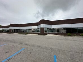336 Washington Pointe Dr, Indianapolis, IN à louer Photo intérieure– Image 1 sur 21