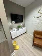 101 E Lancaster Ave, Wayne, PA à louer Photo de l’immeuble– Image 2 sur 3