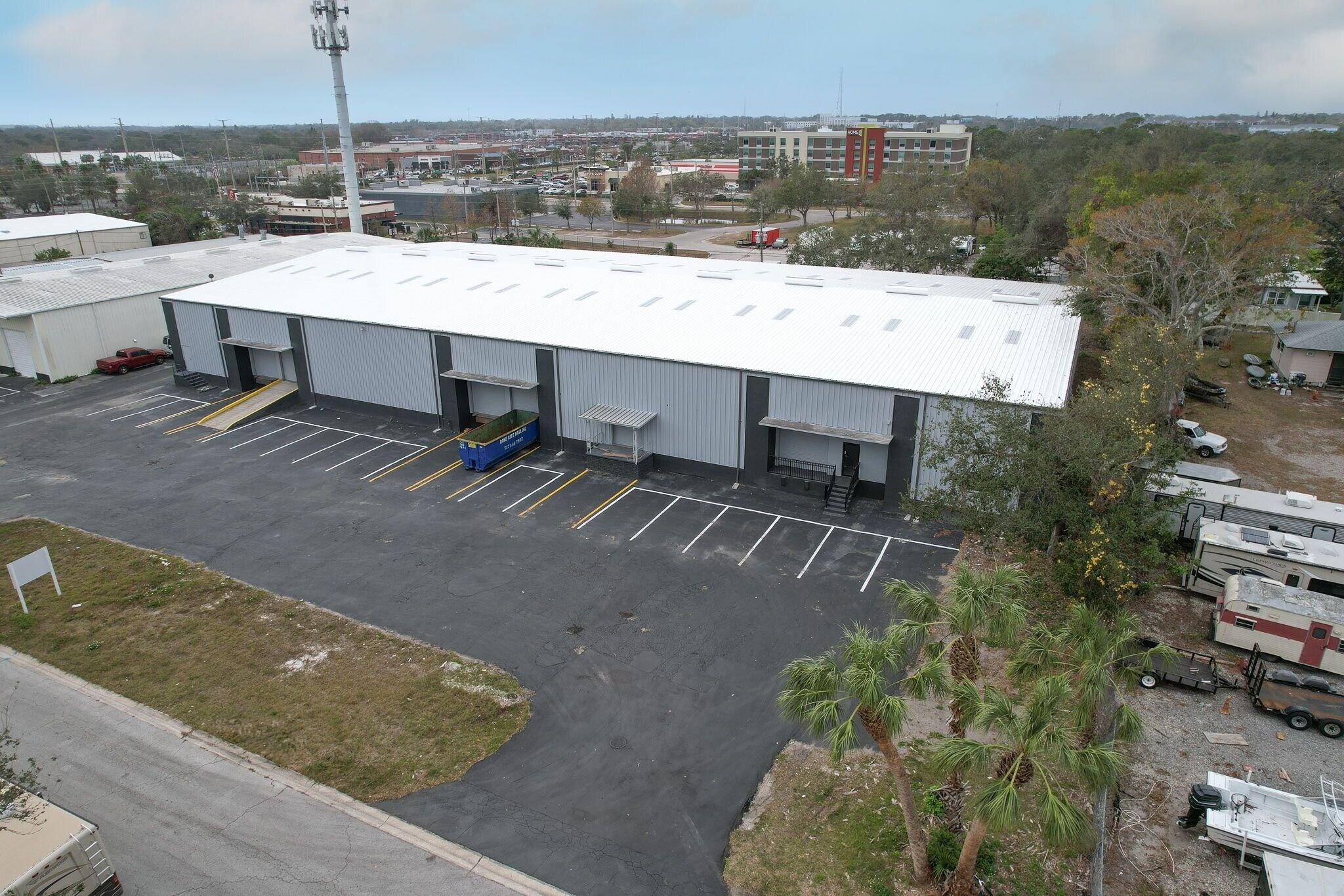 2250 10th St SE, Largo, FL à louer Photo principale– Image 1 sur 13
