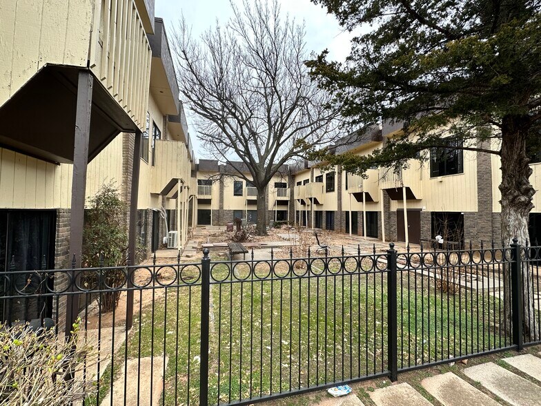 6600 N Meridian Ave, Oklahoma City, OK à louer - Photo de l’immeuble – Image 2 sur 3