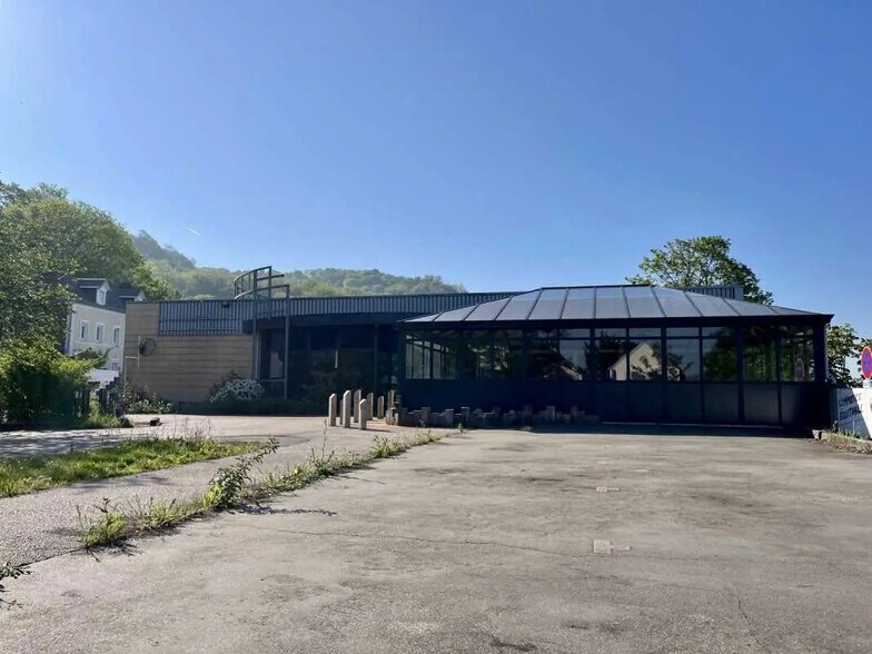 Local commercial dans Amfreville-la-Mi-Voie à vendre - Photo de l’immeuble – Image 2 sur 5