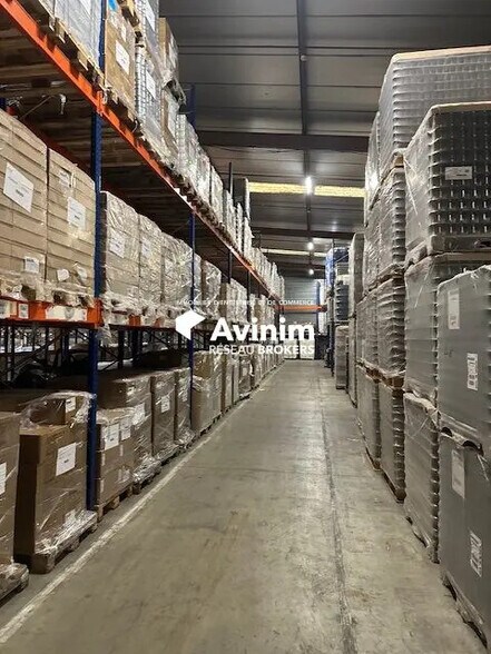 Industriel/Logistique dans Althen-des-Paluds à louer - Photo intérieure – Image 3 sur 4