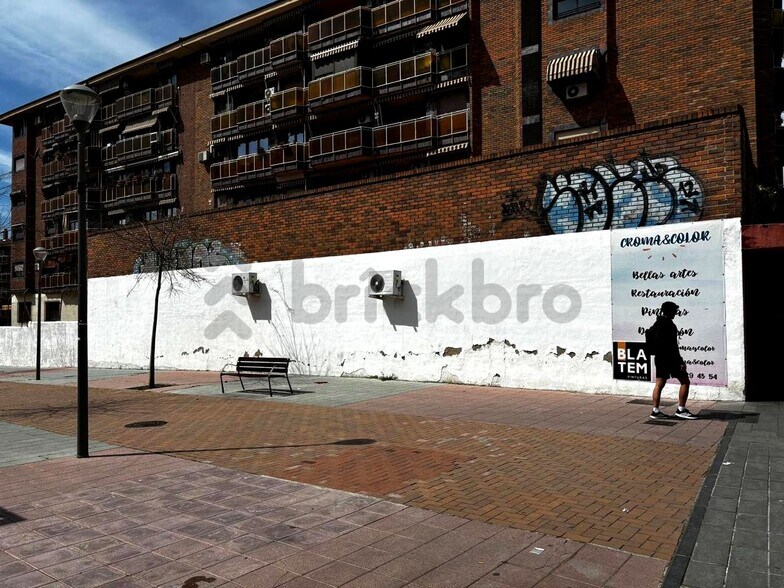 Immeuble residentiel dans Granada, Granada à vendre - Photo de l’immeuble – Image 3 sur 3