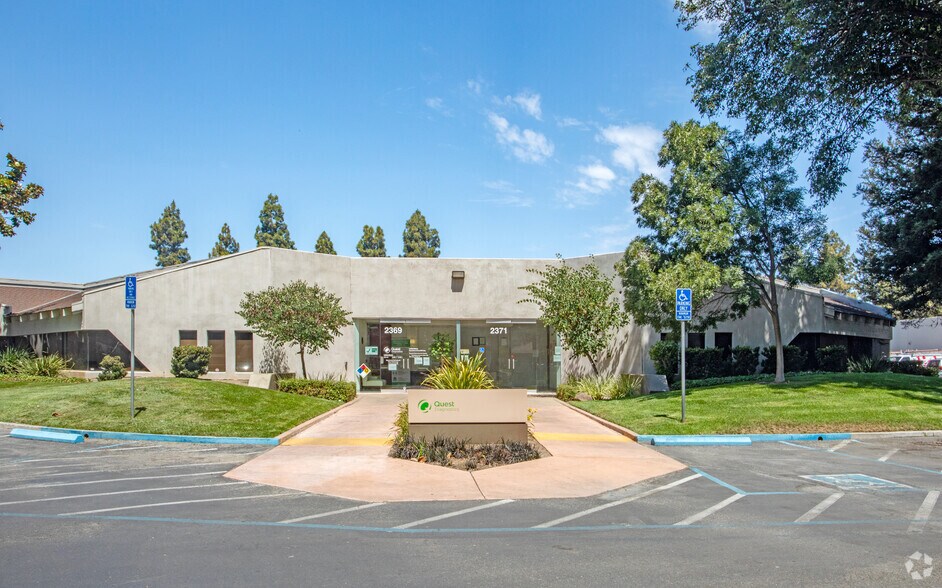 2365-2371 Bering Dr, San Jose, CA à louer - Photo de l’immeuble – Image 2 sur 6