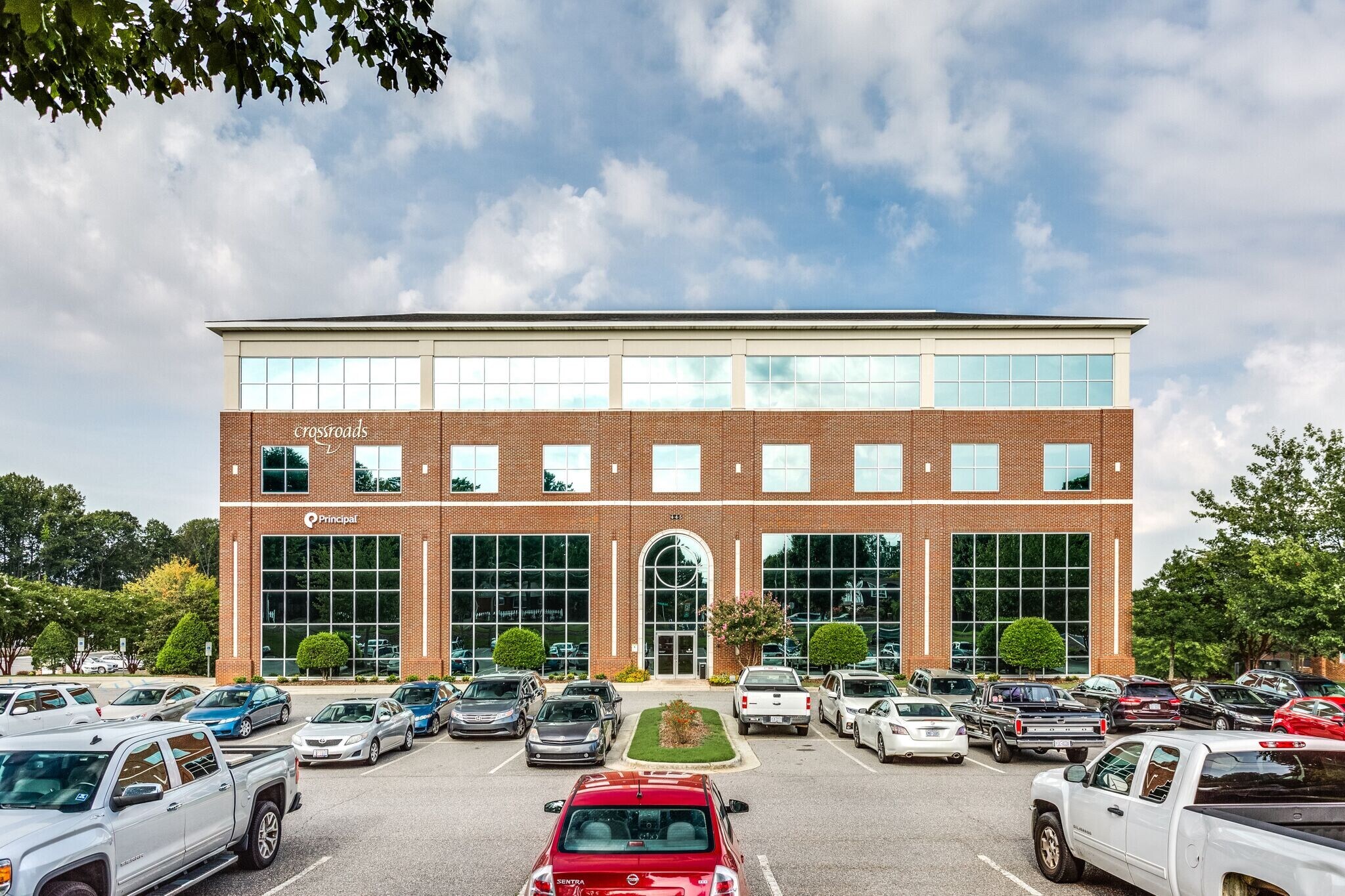 445 Dolley Madison Rd, Greensboro, NC à louer Photo principale– Image 1 sur 8