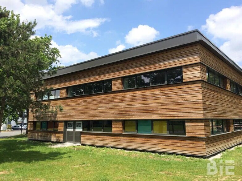 Bureau dans Mérignac à louer - Photo de l’immeuble – Image 1 sur 9