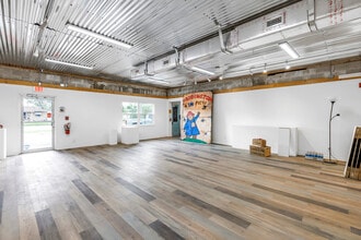 559 49th St S, Saint Petersburg, FL à louer Photo intérieure– Image 1 sur 11