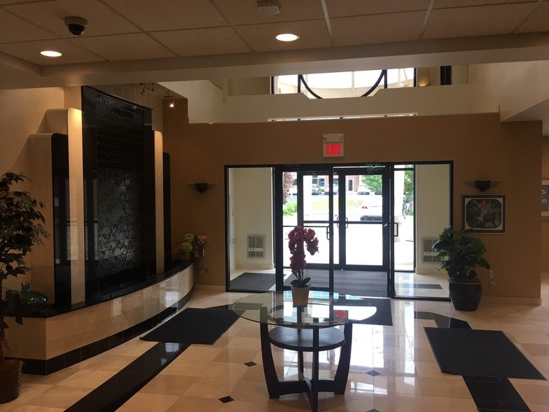 822 Kumho Dr, Fairlawn, OH à louer - Photo intérieure – Image 2 sur 4