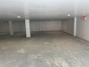 6747 Alderton St, Rego Park, NY à louer Photo intérieure– Image 2 sur 3