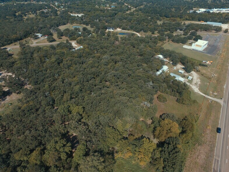 1159 Westward Ho, Navasota, TX à vendre - Photo de l’immeuble – Image 3 sur 5