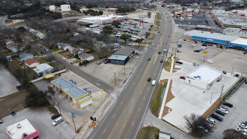 901 E BUS HWY 190, Copperas Cove, TX à louer - Photo de l’immeuble – Image 3 sur 8