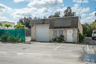 988-1004 NW 51st Pl, Fort Lauderdale, FL à louer Photo de l’immeuble– Image 1 sur 6