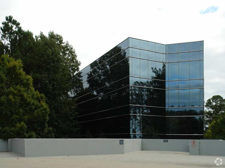 100 Ashford Ctr N, Atlanta, GA à louer - Photo de l’immeuble – Image 3 sur 19
