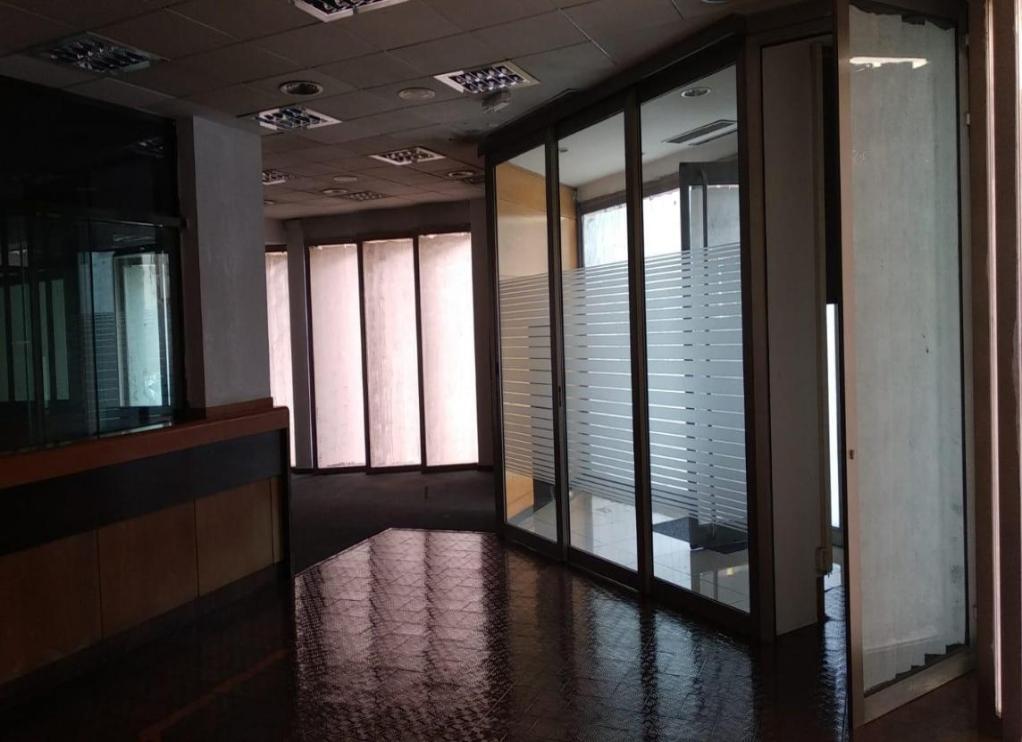 Manresa, BAR 08241 - Lot 01 - - Photo intérieure - Image 1 of 5