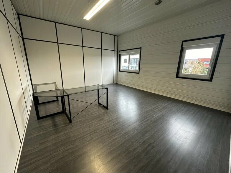 Bureau dans Witry-lès-Reims à louer - Photo de l’immeuble – Image 2 sur 4