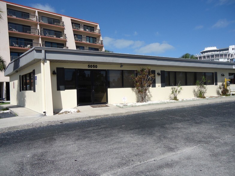 5050 Gulf Blvd, Saint Petersburg, FL à louer - Photo de l’immeuble – Image 1 sur 6