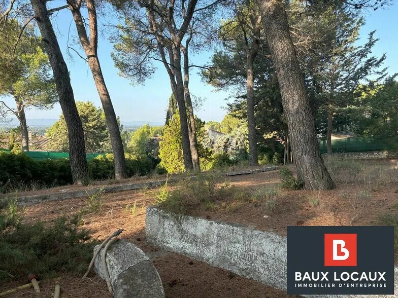 Bureau dans Châteaurenard à louer - Photo de l’immeuble – Image 1 sur 12