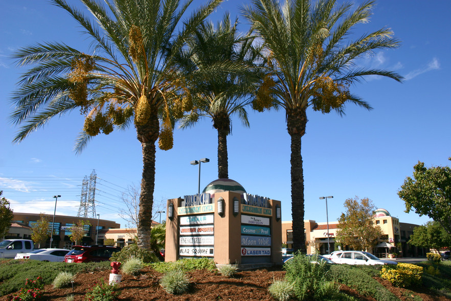 23460 Cinema Dr, Valencia, CA à louer - Photo de l’immeuble – Image 3 sur 8