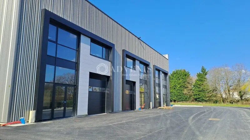 Local d'activités dans Thouaré-sur-Loire à vendre - Photo de l’immeuble – Image 3 sur 5