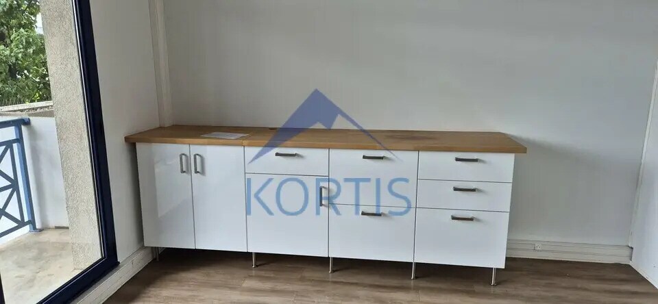 Bureau dans Bron à louer - Photo de l’immeuble – Image 1 sur 7