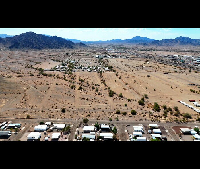 1055 W Kuehn St, Quartzsite, AZ à vendre - Vidéo sur l’annonce professionnelle – Image 2 sur 8