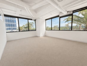 5757 W Century Blvd, Los Angeles, CA à louer Photo intérieure– Image 2 sur 6