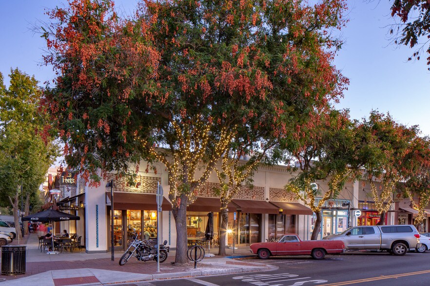 2002-2018 Salvio St, Concord, CA à louer - Photo de l’immeuble – Image 3 sur 5