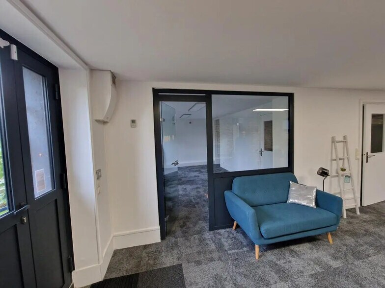 Bureau dans Ivry-sur-Seine à louer - Photo de l’immeuble – Image 3 sur 8